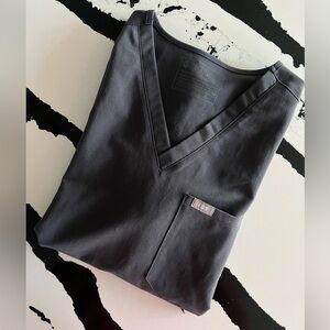 FIGS *Charcoal* Catarina top shirt Sz L